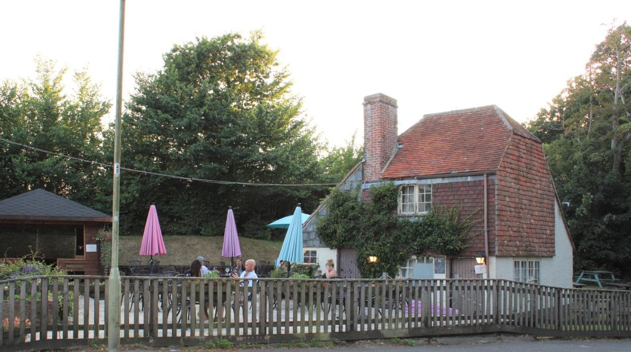 Monkey Brewhouse Hotel Lymington Exterior photo